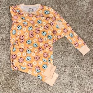 2 piece bamboo pajama set - smiley daisy